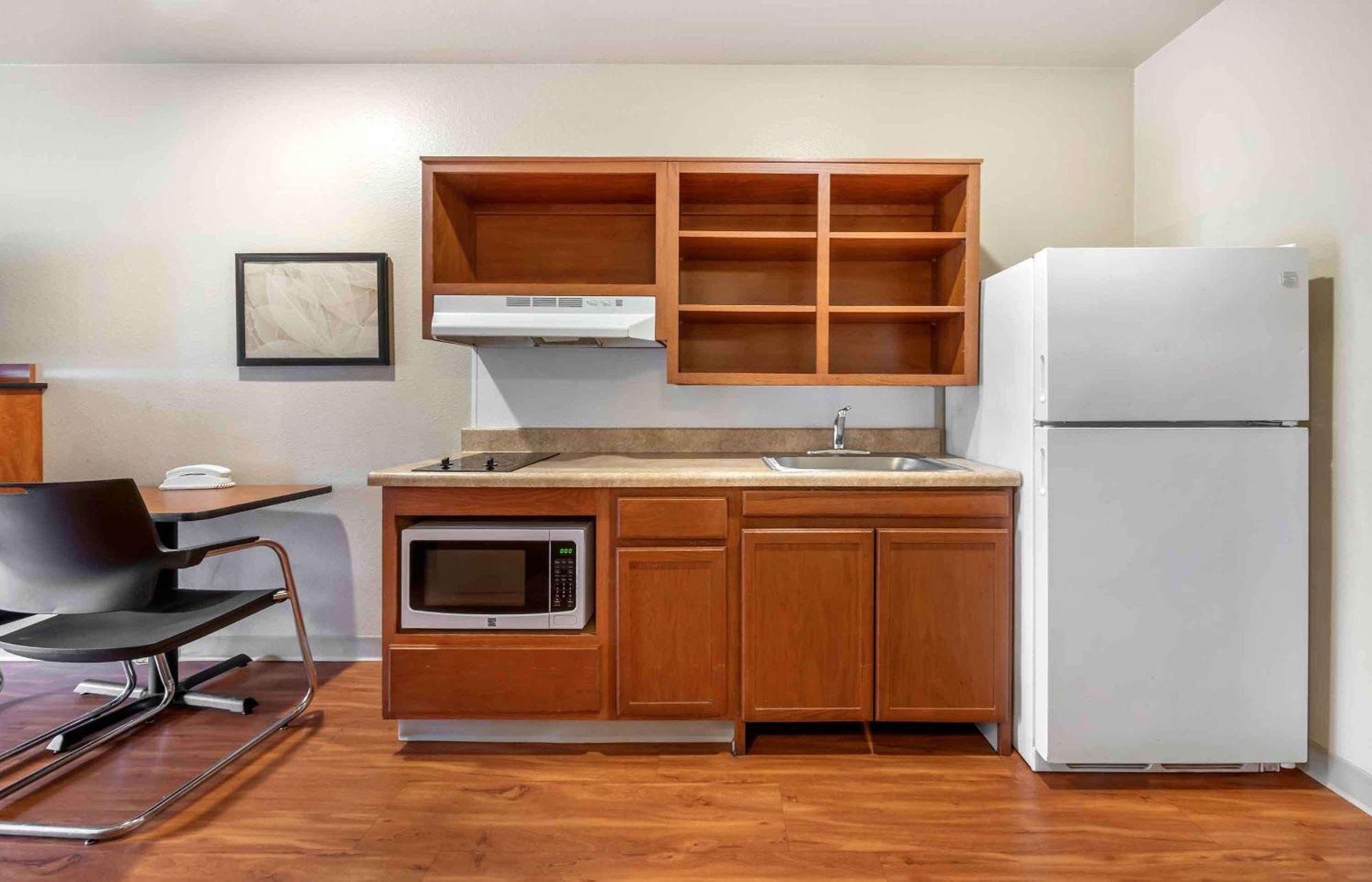 Extended Stay America Select Suites - Oklahoma City - Southeast Мур Екстериор снимка