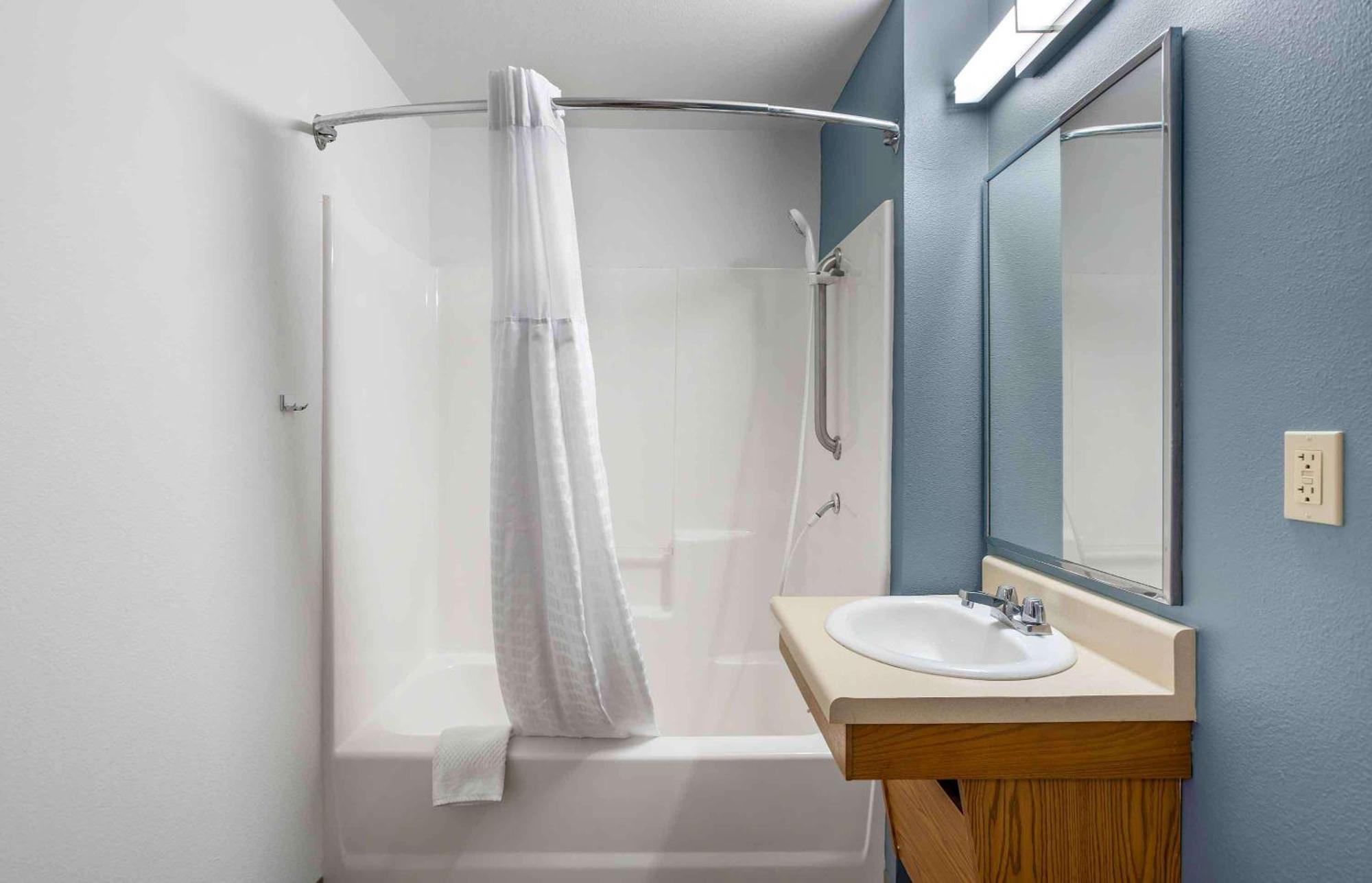 Extended Stay America Select Suites - Oklahoma City - Southeast Мур Екстериор снимка