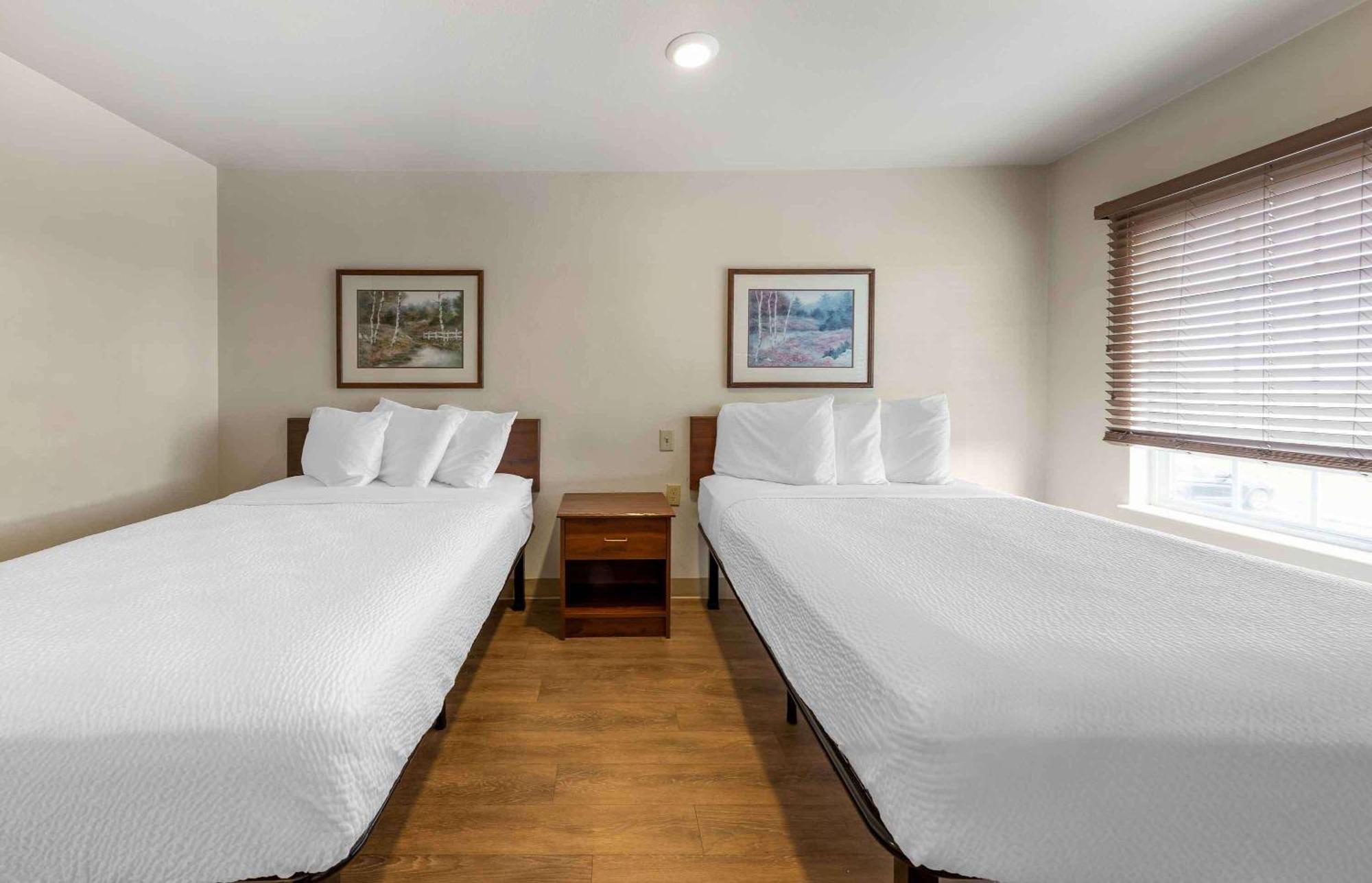 Extended Stay America Select Suites - Oklahoma City - Southeast Мур Екстериор снимка